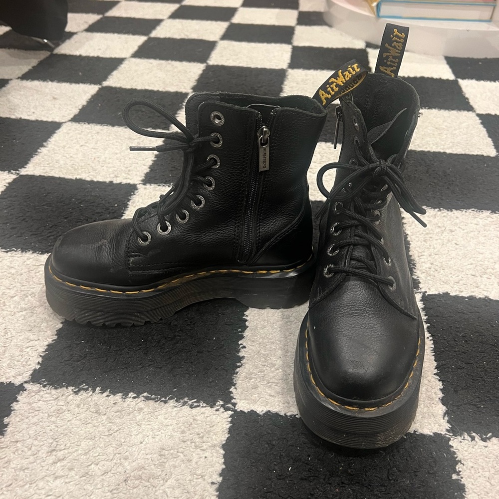 Black Jadon Dr. Martens in size 6